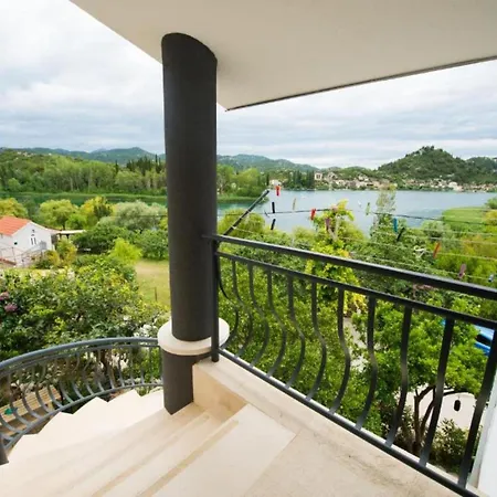 One-bedroom With View *