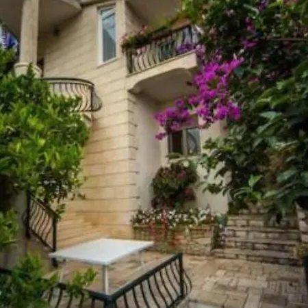 One-bedroom With View דירה *