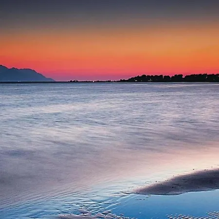 One-bedroom With View דירה Bara