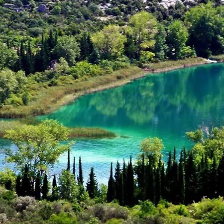 One-bedroom With View דירה *