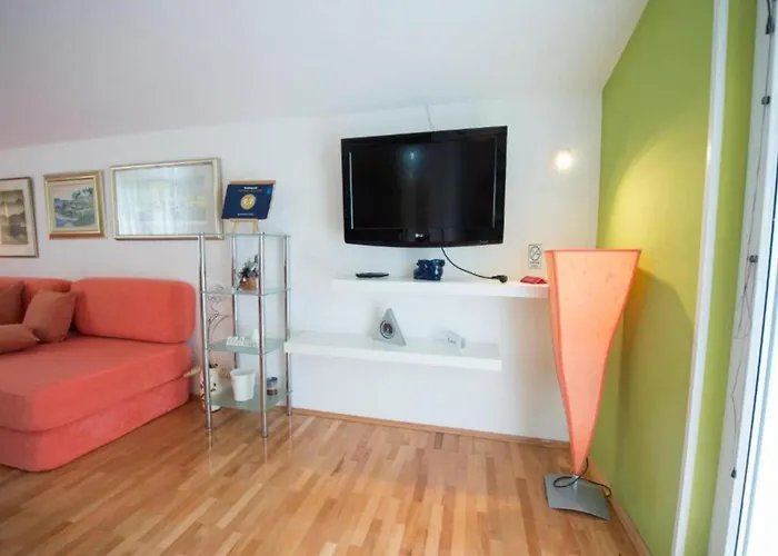 One-bedroom With View 아파트 *