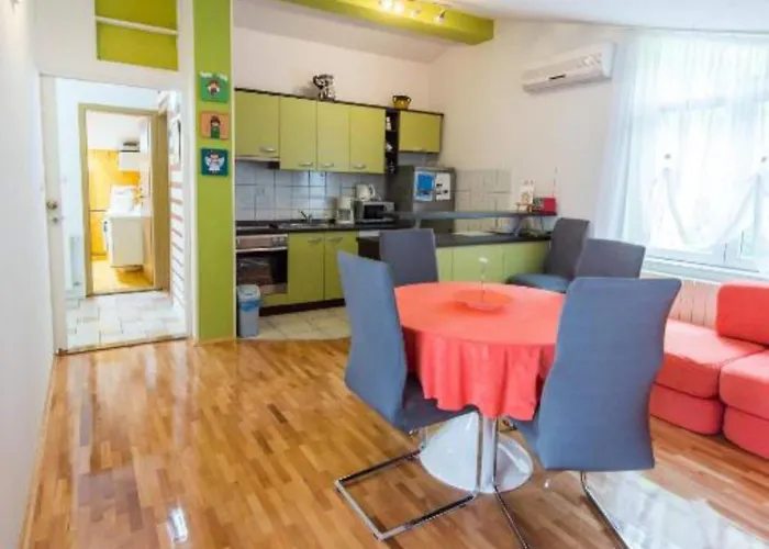 아파트 One-bedroom With View *