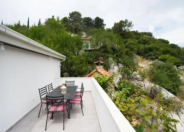 One-bedroom With View 플로체